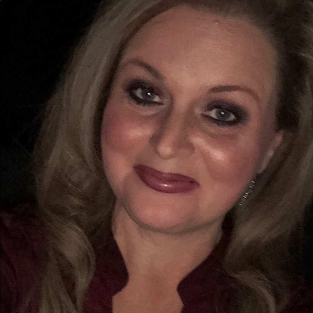 Meet your Posher, Angela